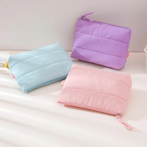 Puffy Quilted Cosmetic Bag Waterproof Travel Toiletry Pouch Cloud Makeup Bag Lightweight Portable Zipper Pouch