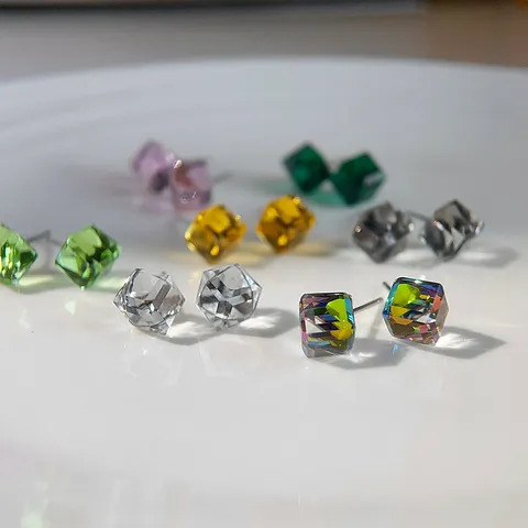 Minimalistisch Kupfer Strass Quadrat Ohrstecker Versilberter Stift Geometrisch Glaskristall Würfel Ohrringe Für Damen Modeschmuck