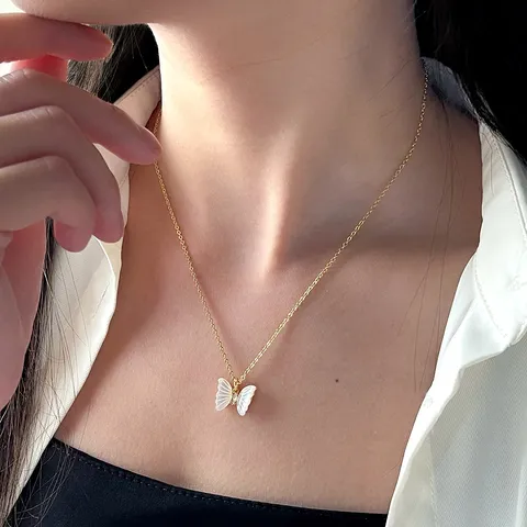 18K Vergoldete Kupfer Muschel Halskette Für Damen Luxus Strass Schmetterling Mond Blume Anhänger Schlüsselbein Kette Schmuck Geschenk