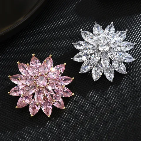 Broche de Copo de Nieve de Zircón Microincrustado de Alta Gama Lujo Elegante Cristal Flor Pin de Solapa Regalo Joyería de Moda para Mujer