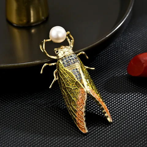 Broche de Cigarra de Cobre Ecológico Perla de Agua Dulce Circonita Elegante Pin de Insecto de Moda Regalo de Joyería Para Mujeres