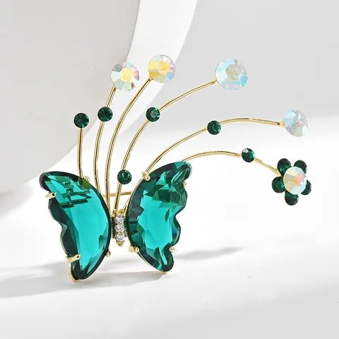 Elegante Broche de Mariposa Hada de Strass Dulce Broches de Cristal Chapados en Oro Traje Vestido Accesorios Joyería de Mujer