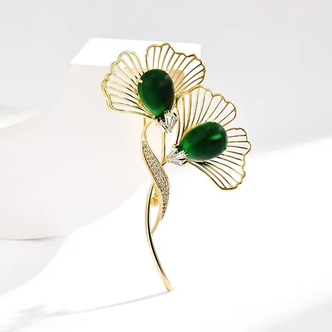 Broche de Hoja de Ginkgo Esmeralda de Alta Gama Moda Strass Broche de Cobre Alfiler Elegante Planta Corsage Joyeria Regalo Para Mujer