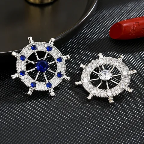 Herren Steuerrad Brosche Kupfer Mikro-Eingelegt Zirkonia Anzug Mantel Kragen Nadel Mode Schmuck Zubehör