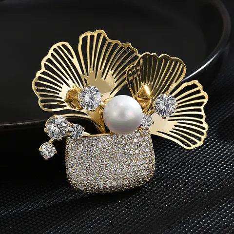 Broche de Cesta de Flores de Hoja de Ginkgo Cobre Chapado Strass Perla Artificial Broches Pin Joyería de Moda Para Mujeres