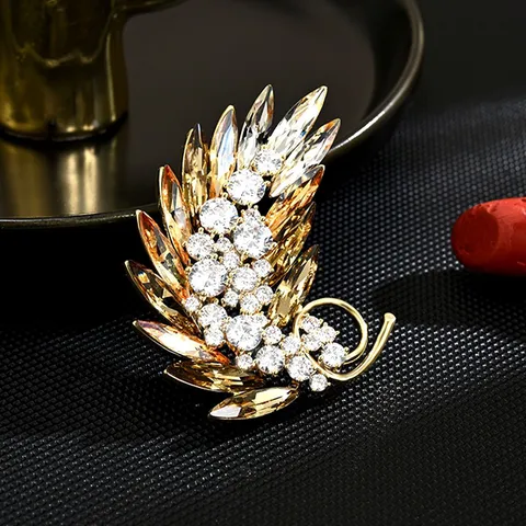 Fashion Feather Brooch Copper Zirconia Light Luxury Suit Lapel Pin Elegant Crystal Brooch Jewelry Gift For Women