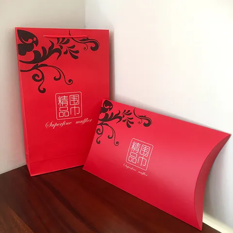 Chinese Style Red Gift Bag And Pillow Box Set Laminated Cardboard Packaging For Scarf Silk Holiday Gift Wrapping