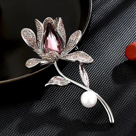 Elegante Broche de Orquídea de Cobre Perla de Agua Dulce Diamante de Imitación Joyería Floral de Lujo para Mujer