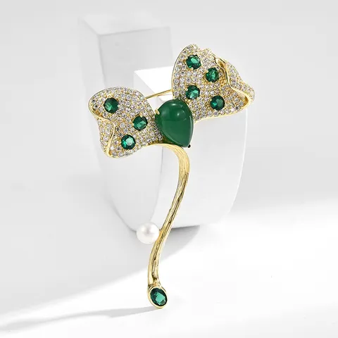 Vintage Retro Green Agate Leaf Brooch Elegant Gold Plated Zircon Pearl Suit Coat Corsage Pin Fashion Jewelry Gift For Women