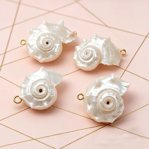 Natuurlijke Conch Schelp Hanger Met Metalen Lus Voor DIY Ketting Sieraden Maken Zilverwit Zeeslak Charm Accessoire