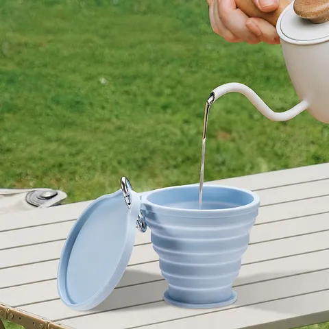 Draagbare Reizen Opvouwbare Waterbeker Food Grade Siliconen Telescopische Beker Outdoor Camping Compacte Mok Met Deksel En Karabijnhaak