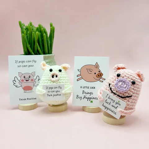 Handgemachte Gehäkelte Fliegende Schwein Plüschtier Süße Kuscheltier Puppe Mit Positiver Energie Karte Desktop Ornament Geschenk