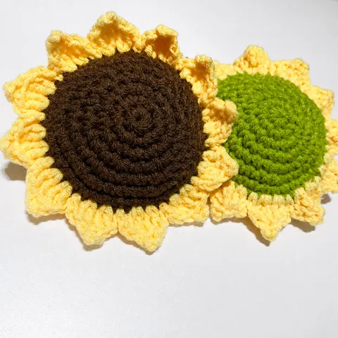 Handmade Crocheted Sunflower Yarn Flower Head Pastoral Style DIY Home Decor Craft Yellow Brown Knitted Sun Flower