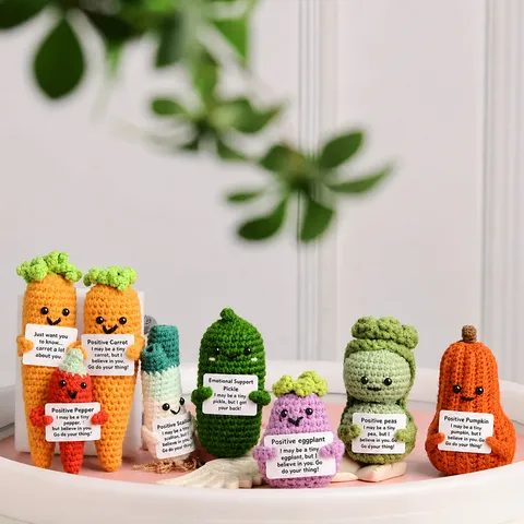 Handgemachte Häkel Gemüse Plüsch Puppe Anhänger Süße Cartoon Gestrickte Frucht Tasche Charm Kreative Desktop Ornament Geschenk