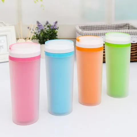 Bicchiere di Plastica Isolato a Doppia Parete Creativo Bicchiere d'Acqua in PP Smerigliato Bottiglia da Viaggio Portatile per Uso Quotidiano