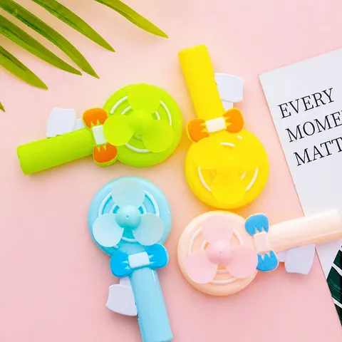Sommer Mini Tragbar Süß Cartoon Handgepresst Kunststoff Ventilator Kreativ Kinderspielzeug