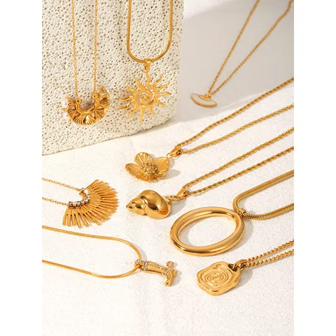 Vintage Stainless Steel Flower Chain Necklace Elegant Light Luxury Sun Shell Pendant Clavicle Chain For Women Exquisite Jewelry