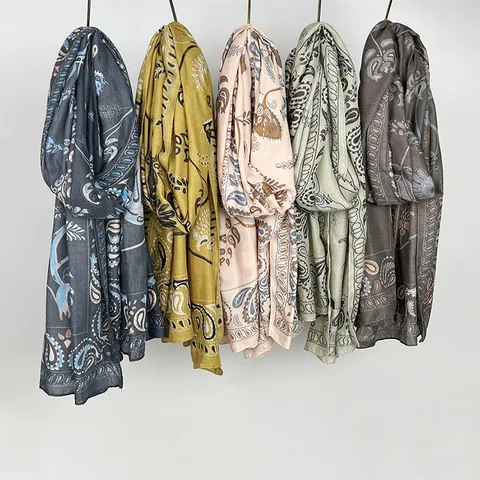 Women Retro Paisley Print Cotton Polyester Blend Scarf Lightweight Sun Protection Shawl Fashion Long Neck Scarf