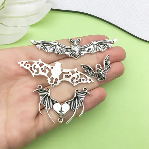 Ciondoli Pipistrello in Lega di Argento Antico Pendente Vampiro Cavo Gotico Per Creazione di Gioielli Bracciale Collana DIY