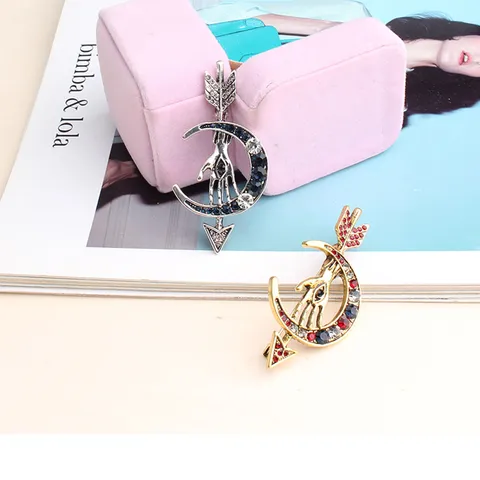 Vintage Zinc Alloy Rhinestone Moon Arrow Eye Brooch Pin Enamel Breastpin For Suit Coat Banquet Unisex Costume Accessories Jewelry