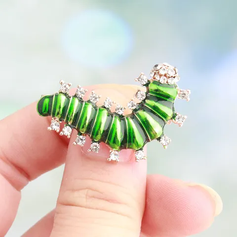 Creative Zinc Alloy Rhinestone Caterpillar Brooch Enamel Glaze Insect Animal Clothing Decoration Pins For Unisex Fashion Jewelry Accessories