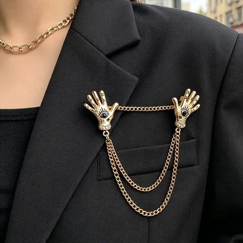 Retro Punk Palm Evil Eye Brooch Pin With Chain Zinc Alloy Rhinestone Lapel Pin For Men Women British Style Clothing Accessories