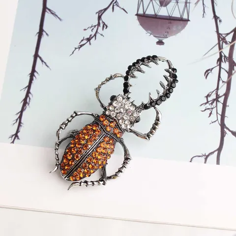 Vintage Zinc Alloy Insect Brooch Rhinestone Inlaid Pin For Women Frog Dragonfly Beetle Animal Fashion Clothing Accessories