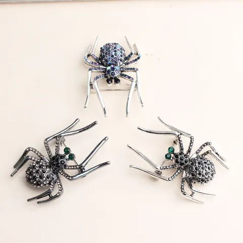 Quirky Zinc Alloy Rhinestone Spider Brooch Pin For Clothes Unique Animal Design Enamel Inlaid Pins Costume Accessories Jewelry Gift