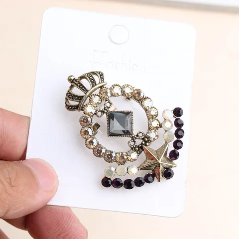 Vintage Baroque Crown Brooch Pin For Women Zinc Alloy Rhinestone Artificial Pearl Tassel Star Sweater Pin Classical Palace Style Jewelry Accessory