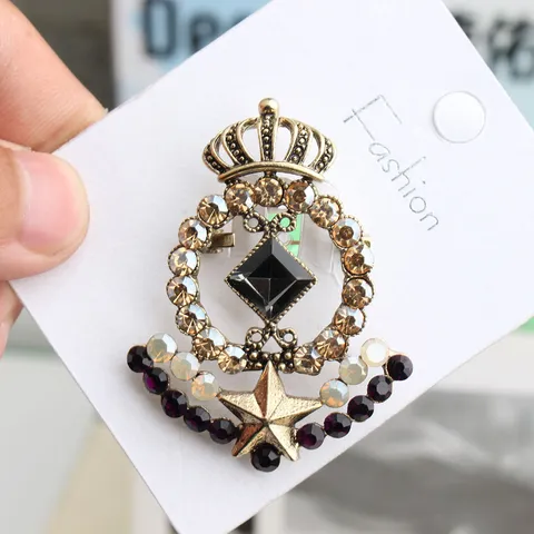 Vintage Baroque Crown Brooch Pin For Women Zinc Alloy Rhinestone Artificial Pearl Tassel Star Sweater Pin Classical Palace Style Jewelry Accessory