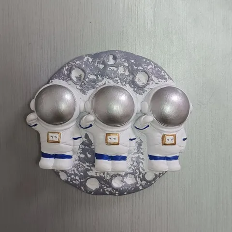 Kreatives Harz Cartoon Astronaut Kühlschrankmagnet Süß Spaceman Mond Herz Magnetischer Kühlschrankaufkleber Küche Wohnkultur Ornament
