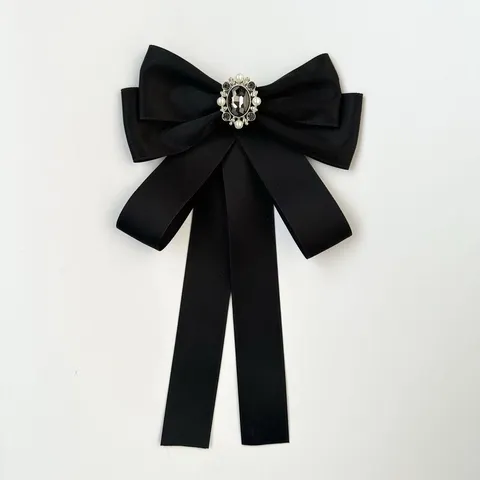 Elegante Broche de Lazo de Satén para Mujer Cinta Camisa Cuello Flor Estras Perla Accesorios Decorativos
