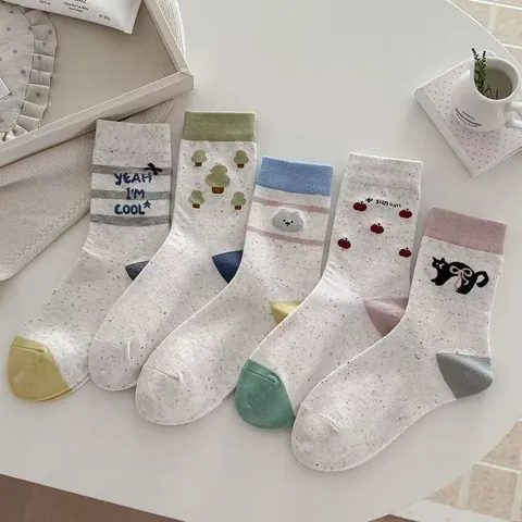 Chaussettes Mi-Hautes Casual en Coton pour Femmes Mignon Dessin Animé Ours Chat Broderie Quotidien Confortable Respirant Chaussettes Courtes