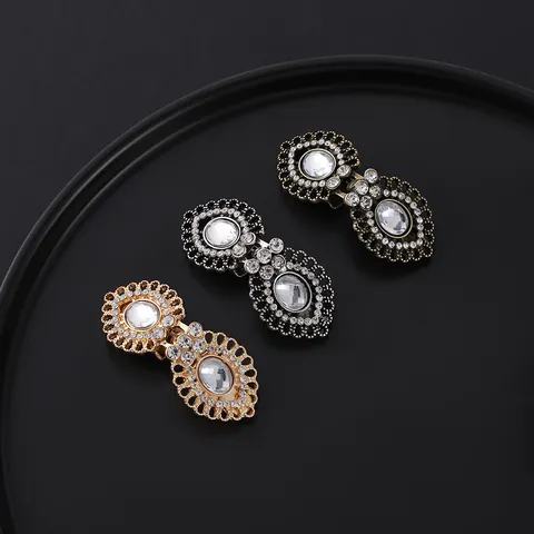 Vintage Strass Alloy Collar Clip Scarf Buckle Brooch Elegant Coat Shawl Pin Fashion Clothing Jewelry For Women