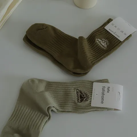 Retro Camping Snow Mountain Embroidery Mid Tube Socks Unisex Cotton Casual Crew Socks Fashion Vintage Streetwear Socks