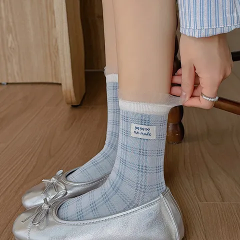 Chaussettes Courtes Rayées en Dentelle Maille Design Printemps Été Pour Femmes Coton Respirant Décontracté