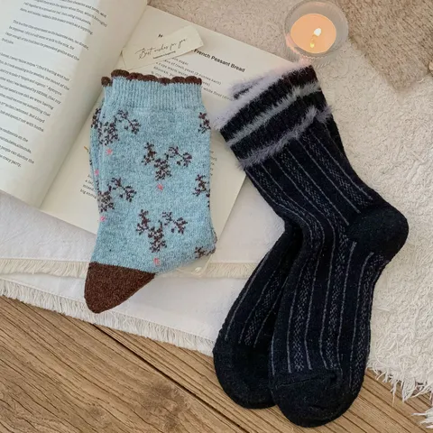 Women Retro Winter Warm Mid-Calf Socks Thickened Imitation Mink Velvet Striped Diamond Pattern Cozy Casual Fashion Hosiery