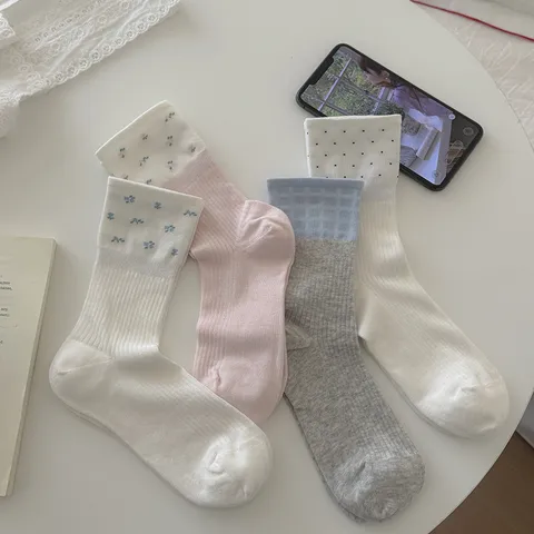 Chaussettes Mi-Haute en Coton Doux Décontracté pour Femmes Mignon Floral Pois Carreaux Couleur Contrastée Respirant Mode