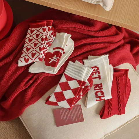 Chaussettes Crew en Mélange de Laine Chaudes d'Hiver pour Femmes Rouge Festif Motif Cœur Argyle Confortables