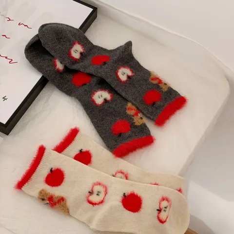 Chaussettes Mi-Mollet d'Hiver de Noël pour Femmes Motif Pomme et Ours Flocké Chaussettes en Coton Décontractées Nouvel An