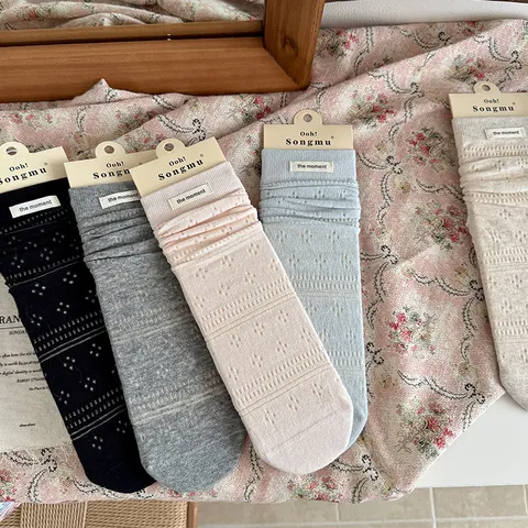 Chaussettes Mi-Mollet Décontractées en Coton pour Femmes Couleur Unie Maille Creuse Chaussettes Empisées Style Ins Doux Polyvalent