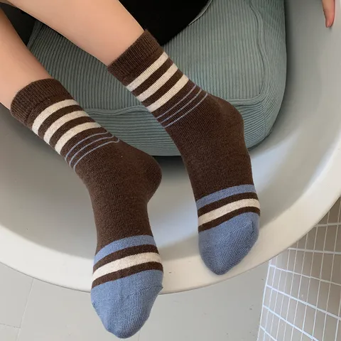 Chaussettes Mi-hautes Rayées Épaissies en Mélange de Laine pour Femmes Automne Hiver Chaud Thermique Décontracté Mode Quotidienne