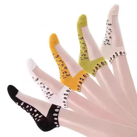 Women Summer Thin Leopard Print Crystal Silk Boat Socks Breathable Non Slip Invisible Short Socks Low Cut Socks
