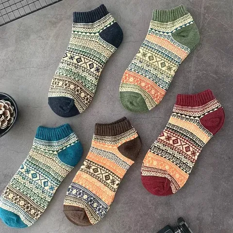 Men Retro Ethnic Geometric Short Socks Cotton Blend Comfortable Breathable Ankle Socks
