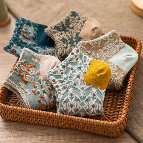 Damen Vintage Palast Relief Kurze Socken Frühling Sommer Atmungsaktiv Floral Füßlinge