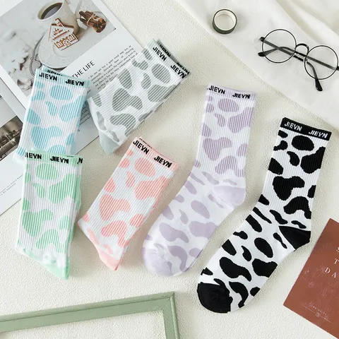 Damen Süße Kuhmuster Wadenlange Socken Japanischer Harajuku Stil Lässige Atmungsaktive Baumwollmischung Strümpfe Mode Alltag