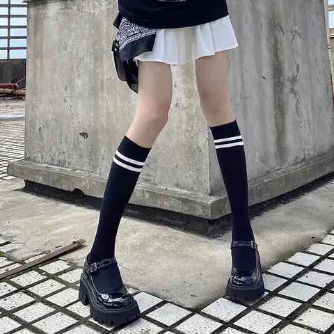 Damen Casual Sportlich Gestreifte Wadenlange Socken Atmungsaktiv Baumwollmischung Mode JK College Stil Lange Socken