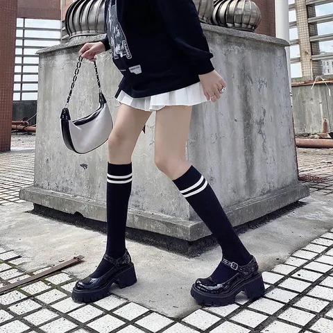 Damen Casual Sportlich Gestreifte Wadenlange Socken Atmungsaktiv Baumwollmischung Mode JK College Stil Lange Socken