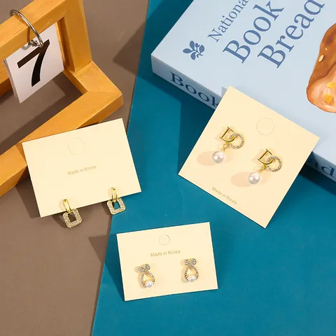 Tarjetas de Exhibición de Pendientes de Papel Minimalista Soporte de Embalaje de Joyas de Cartón Beige para Aretes