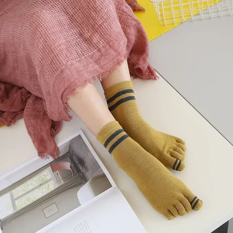 Women's Casual Cotton Five-Toe Mid-Tube Socks Striped Sweat-Absorbing Comfortable Breathable Student Crew Socks